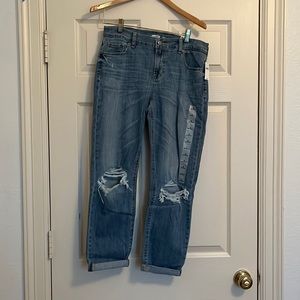 Old Navy Straight ripped Straight Leg jeans!! NEW WITH TAGS NEVER BEEN WORN!!!
